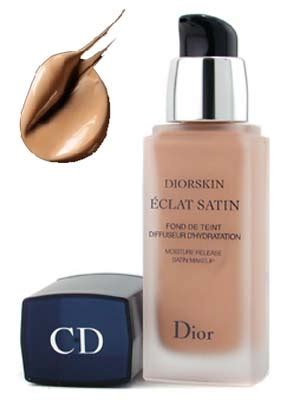 Christian Dior Diorskin Eclat Satin Fluid Foundation 400 Honey 